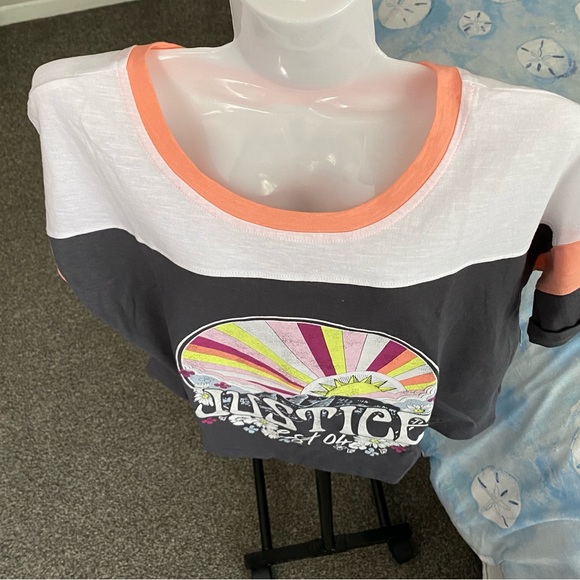 Girls Cropped Justice Logo Top - Picture 7 of 9